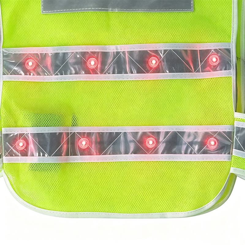เสื้อชูชีพสะท้อนแสง LED แบบเรืองแสงที่ใช้งานอยู่